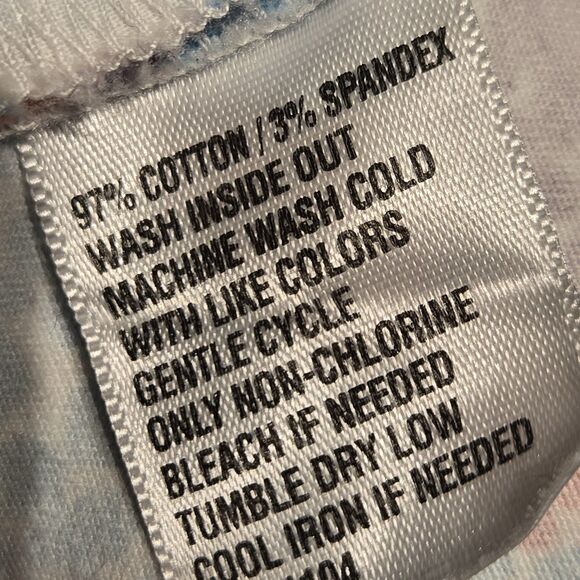 Crown and Ivy Petite Size 6P Blue Mosaic Print Shorts Scalloped Edge - Picture 5 of 5